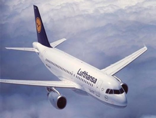 Personalul de bord al Lufthansa intră miercuri în grevă